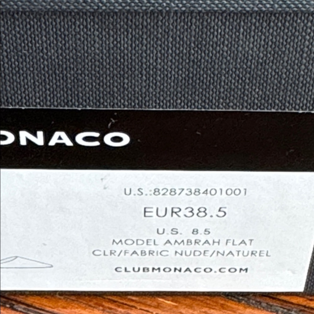 Club Monaco - Picture 3 of 11